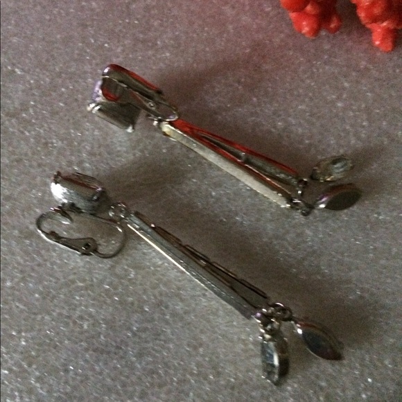 Vintage clip on crystal earrings - Picture 4 of 5